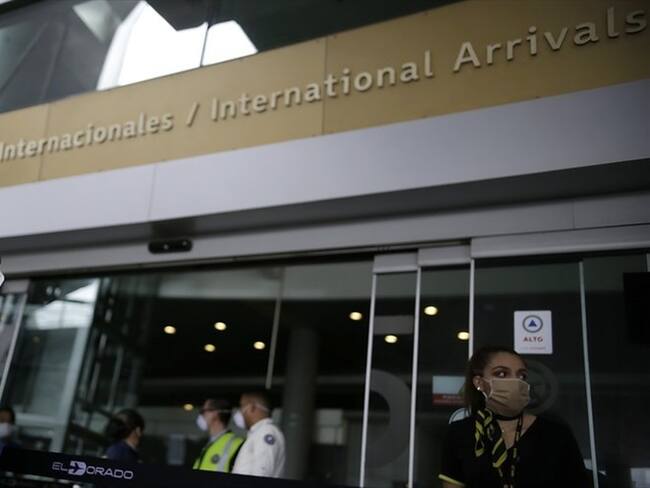 Listas las condiciones para reabrir aeropuertos, restaurantes e iglesias. Foto: Colprensa