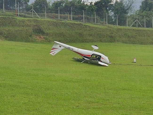 Avioneta se accidentó en el Aeropuerto La Nubia de Manizales. Foto: Bomberos de Manizales
