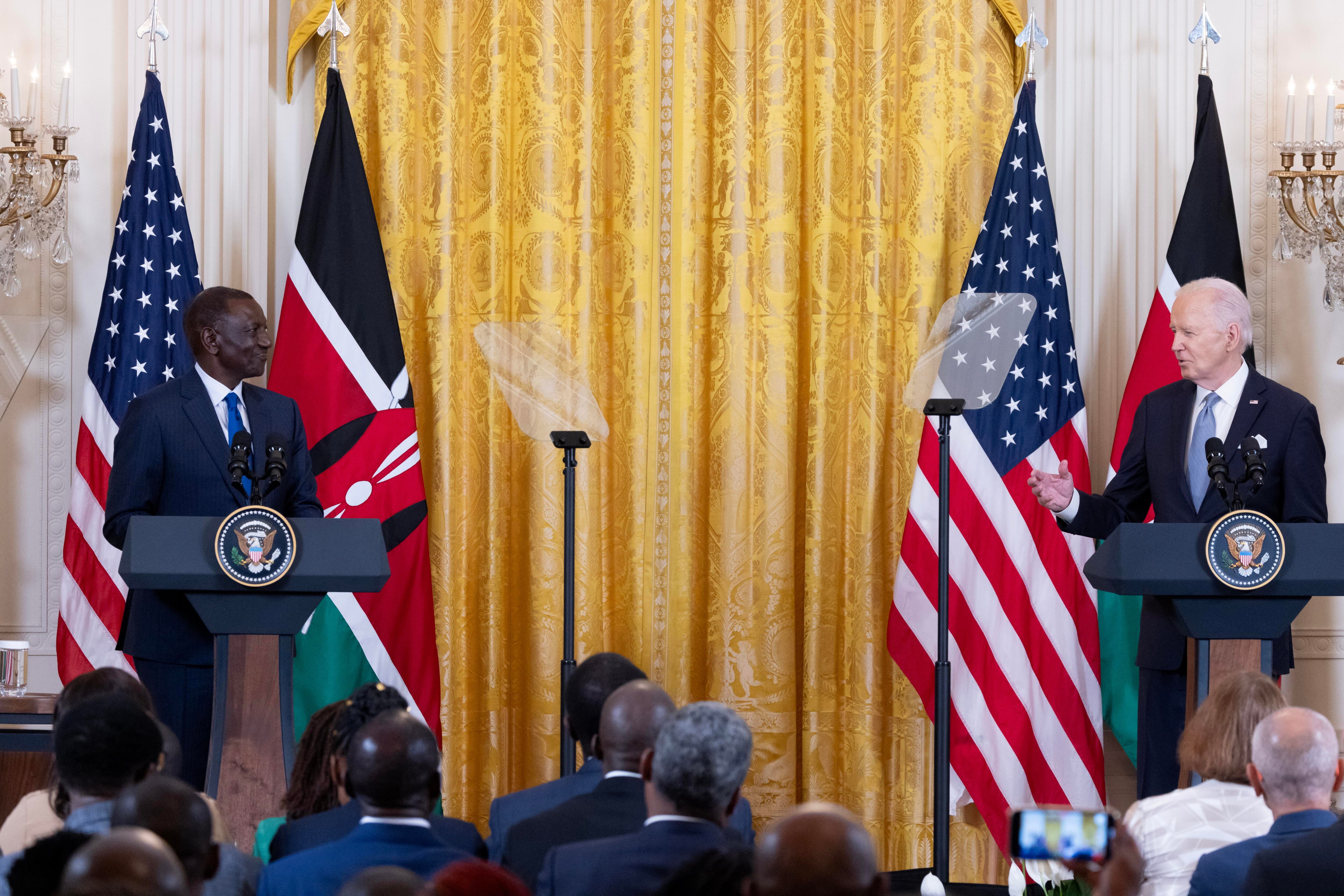 Presidente de Estados Unidos, Joe Biden, y el presidente de Kenia, William Ruto. Foto: EFE/EPA/MICHAEL REYNOLDS