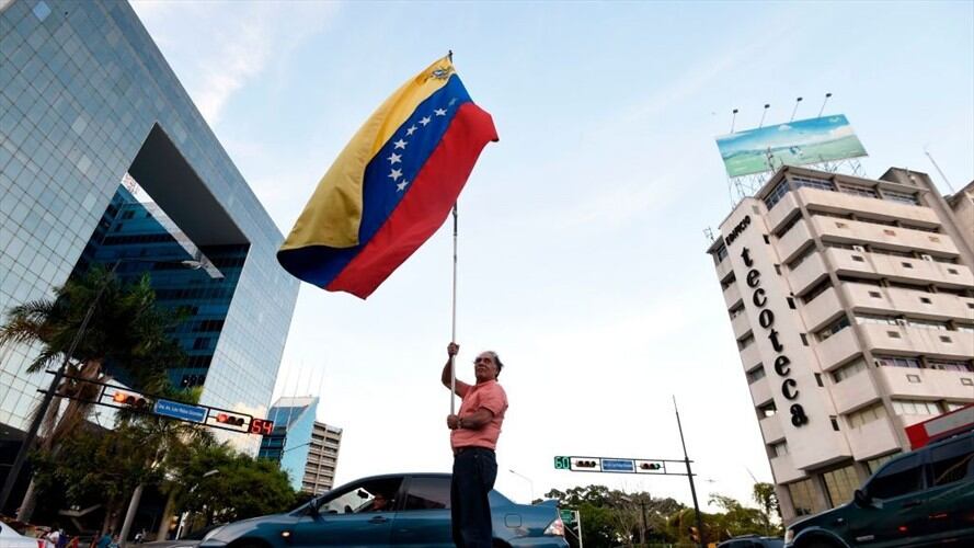 Todo en un nuevo choque verbal entre las dos potencias sobre el país petrolero asolado por la crisis. Foto: Getty Images