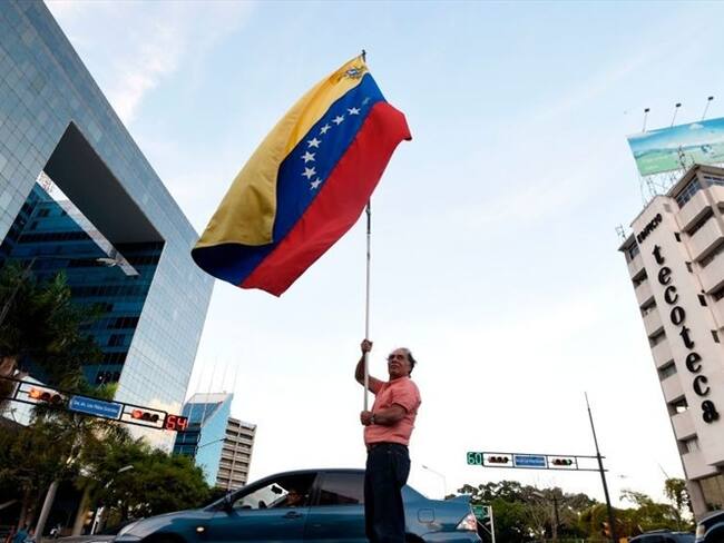 Todo en un nuevo choque verbal entre las dos potencias sobre el país petrolero asolado por la crisis. Foto: Getty Images