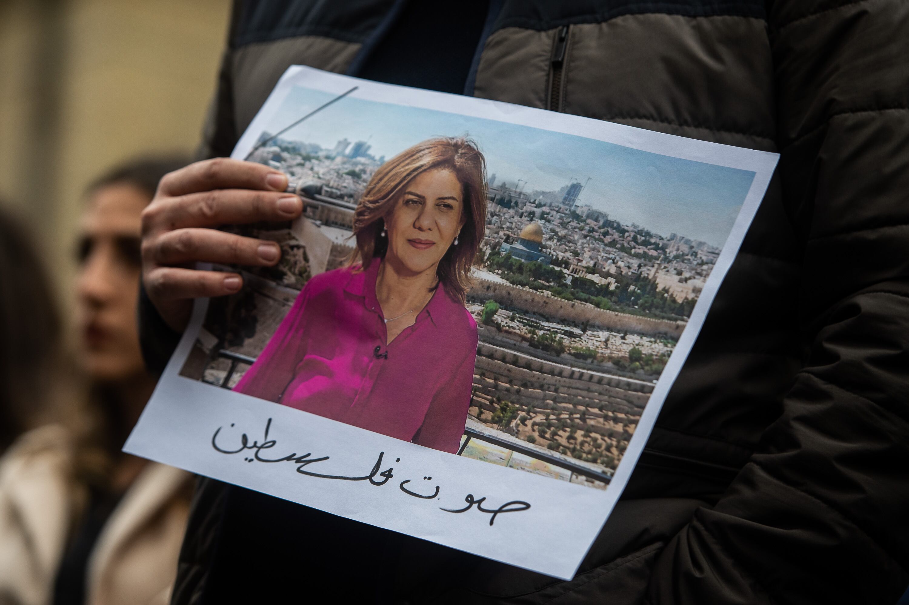 LONDON, ENGLAND - MAY 12: Tributes are paid to murdered Palestinian journalist Shireen Abu Akleh at a protest and vigil at BBC Broadcasting House on May 12, 2022 in London, England. (Photo by Guy Smallman/Getty Images)