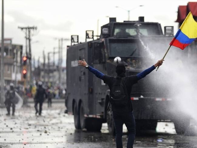 17 personas fueron detenidas en el sótano del centro comercial ‘Nuestro Bogotá’. Foto: Colprensa