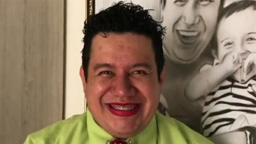 'Piroberta', el popular humorista de Sábados Felices, demanda al imitador de su personaje. Foto: Instagram: @pirobertajulian