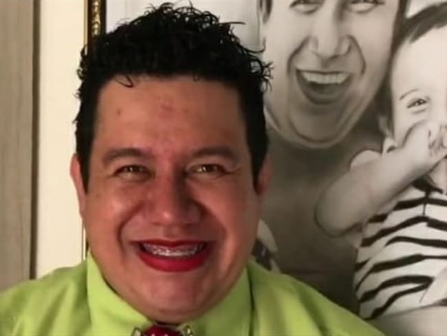 'Piroberta', el popular humorista de Sábados Felices, demanda al imitador de su personaje. Foto: Instagram: @pirobertajulian
