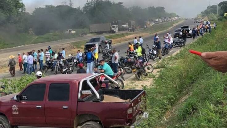 Bloquean la Troncal de Oriente a la altura del municipio de Fundación, Magdalena