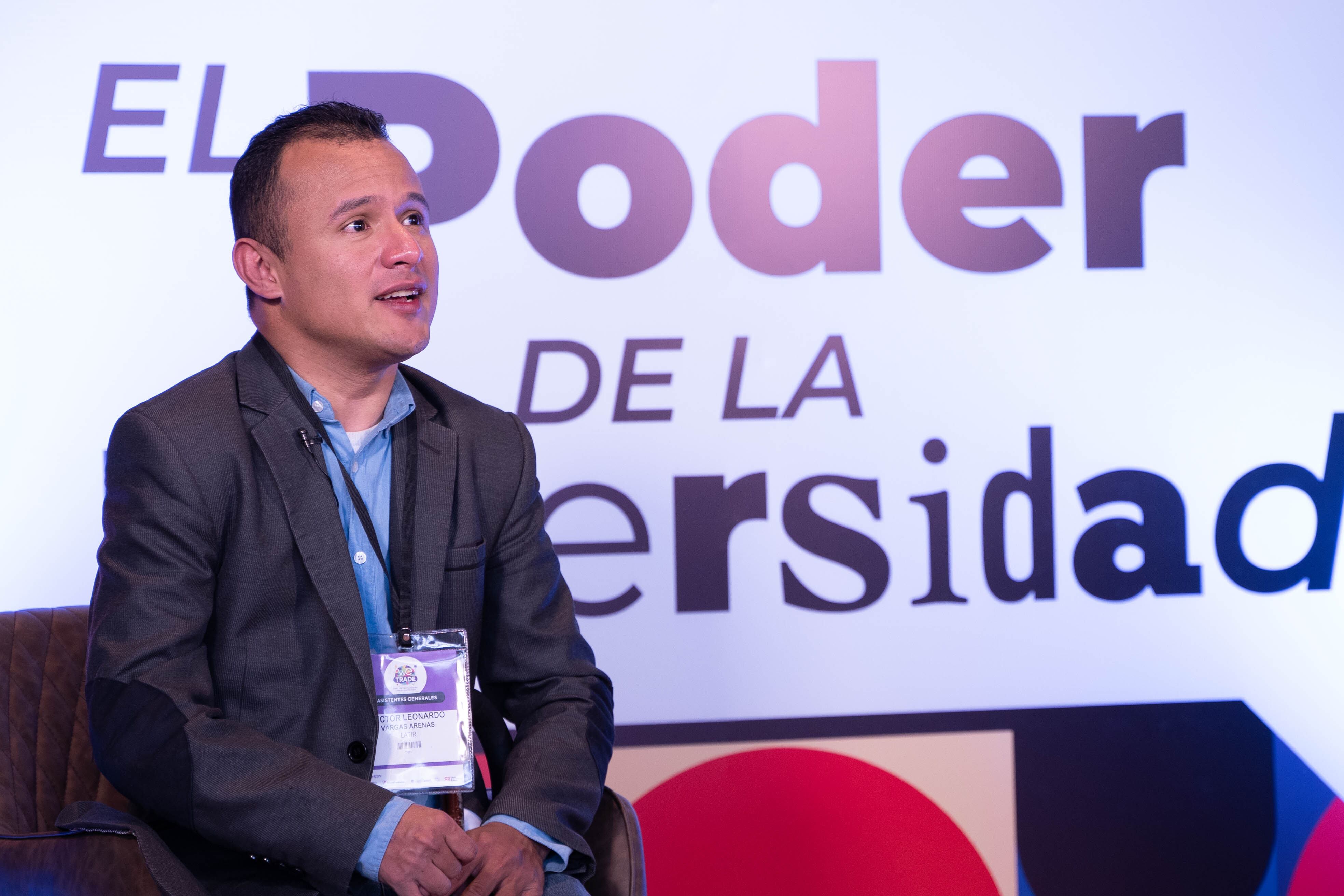 El sueño de Leonardo es continuar estudiando contabilidad y administración, las dos pasiones que encontró desde que se vinculó con Latir Colombia gracias al apoyo de Compensar. | Foto: W Radio