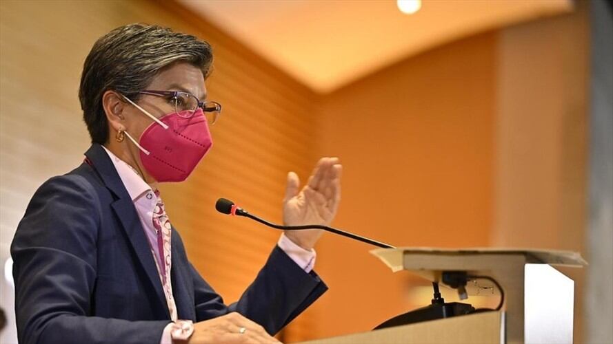 "Todo el mes de junio vamos a seguir con alto nivel hospitalario y de UCI, pero no podemos seguir sacrificando a los niños de Bogotá", Claudia López. Foto: Alcaldía de Bogotá