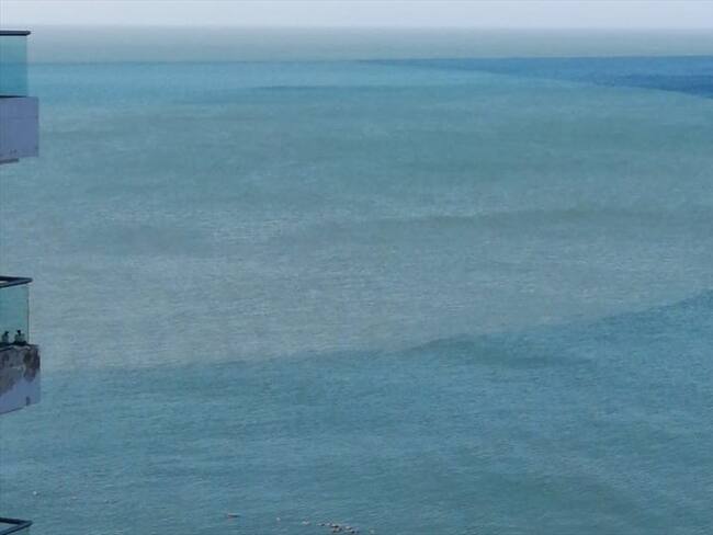 "Mancha en playa de Santa Marta no obedece a contaminación por hidrocarburos": DIMAR. Foto: Twtter Diego Galván