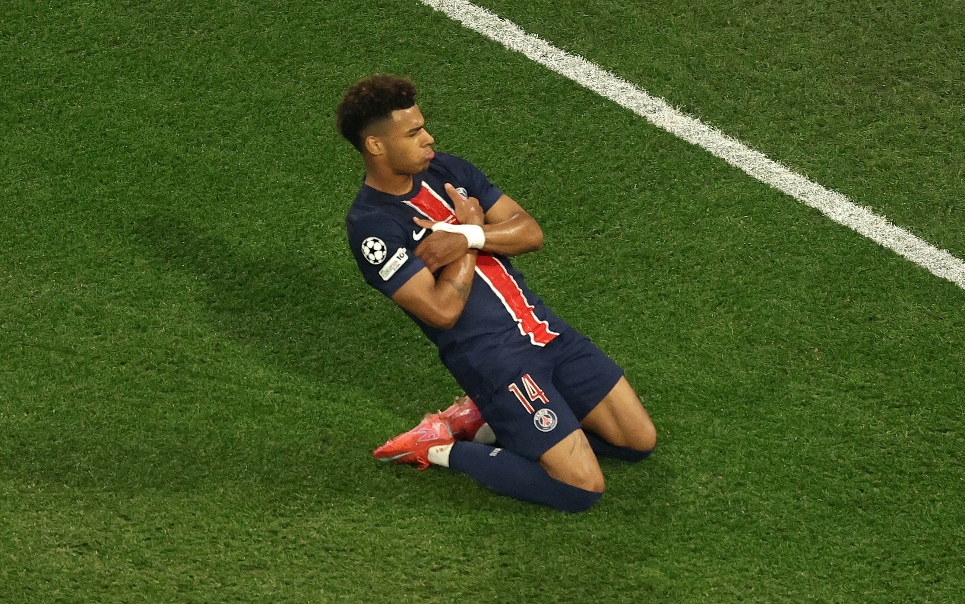 Munich (Germany), 31/05/2025.- Desire Doue of PSG celebrates after scoring his team's second goal during the UEFA Champions League final between Paris Saint-Germain and Internazionale Milano in Munich, Germany 31 May 2025. (Liga de Campeones, Alemania) EFE/EPA/FRIEDEMANN VOGEL