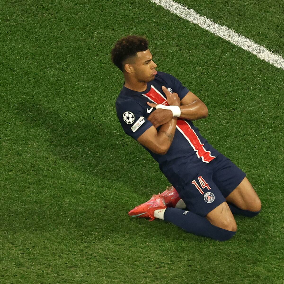 “¡Un ataque viperino, derechazo y la clavó!”: Martín De Francisco narró el 2-0 del PSG