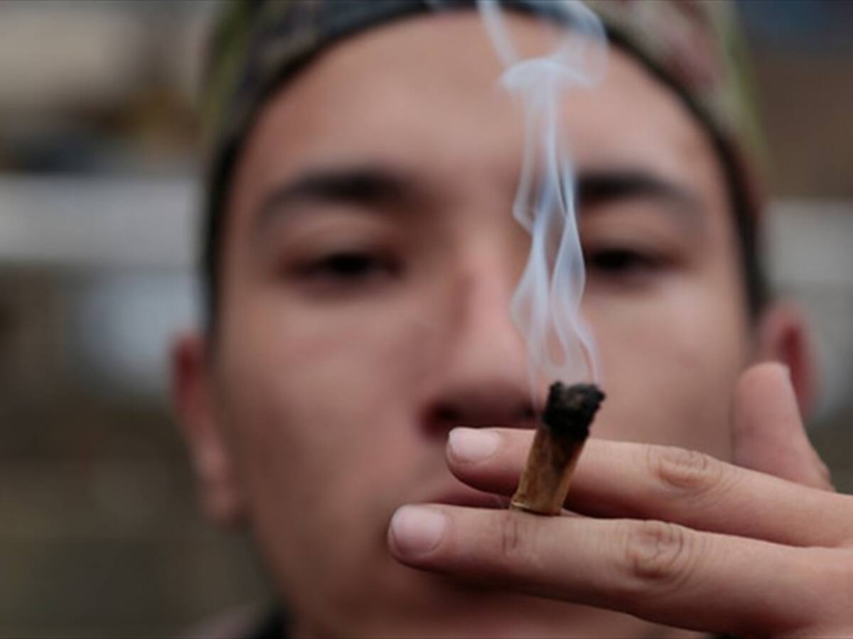 Gobernador de Nueva York firma ley para descriminalizar consumo de marihuana