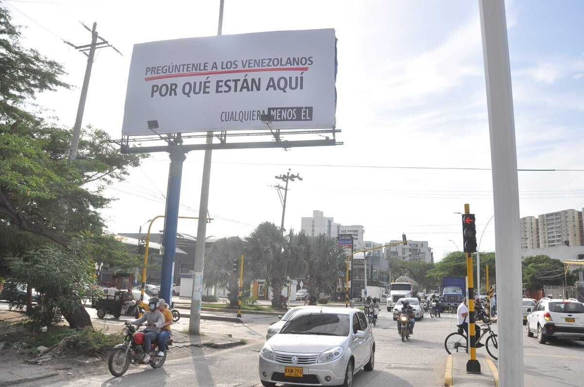 Esta es la valla publicitaria/ DADSA 