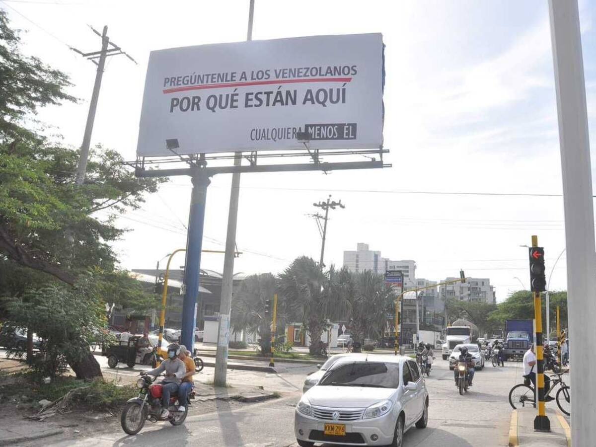 Polémica por valla en Santa Marta, con mensaje de xenofobia a migrantes venezolanos