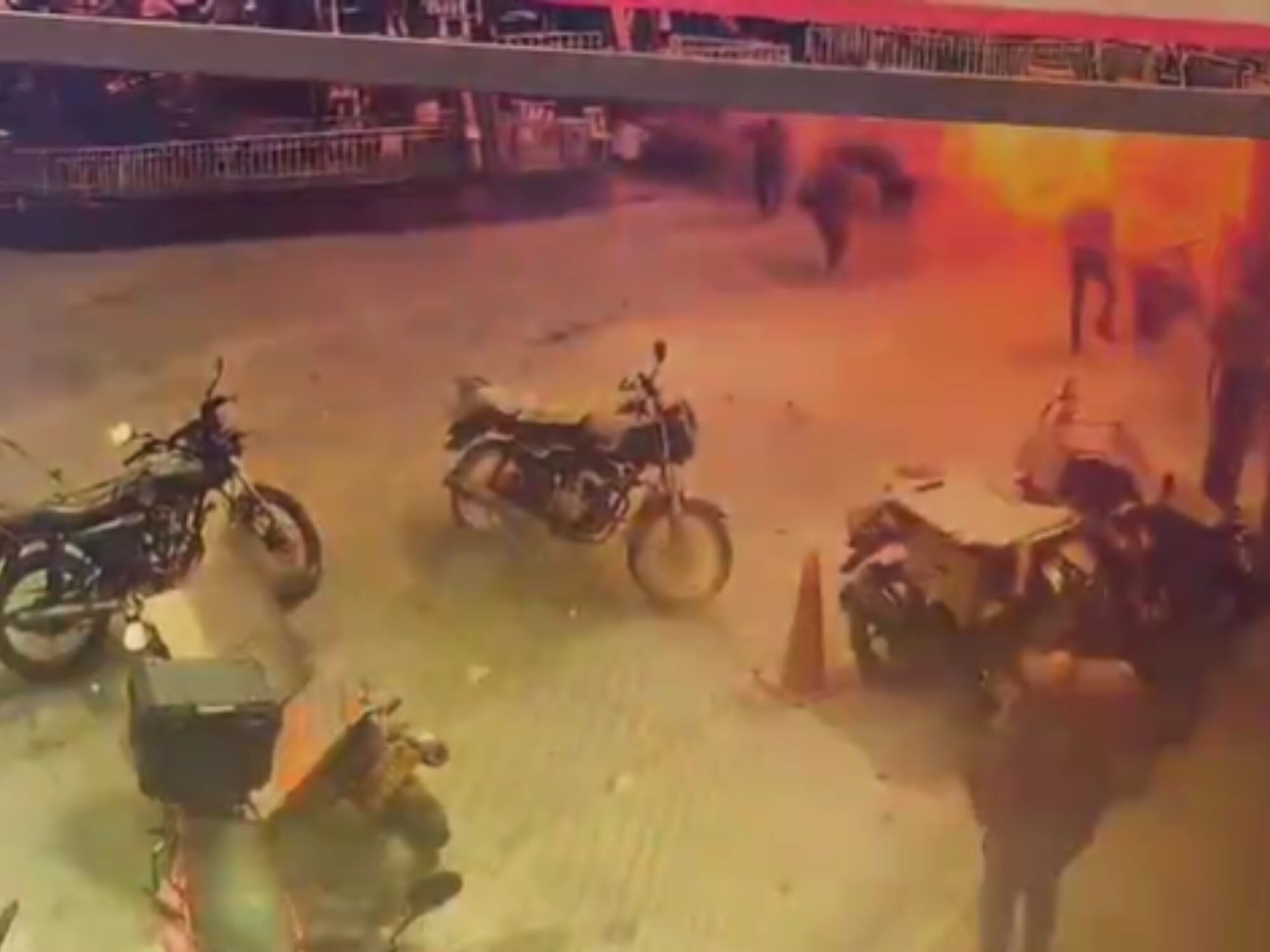 Policías y civiles heridos por detonación de moto cargada con explosivos en Piendamó, Cauca