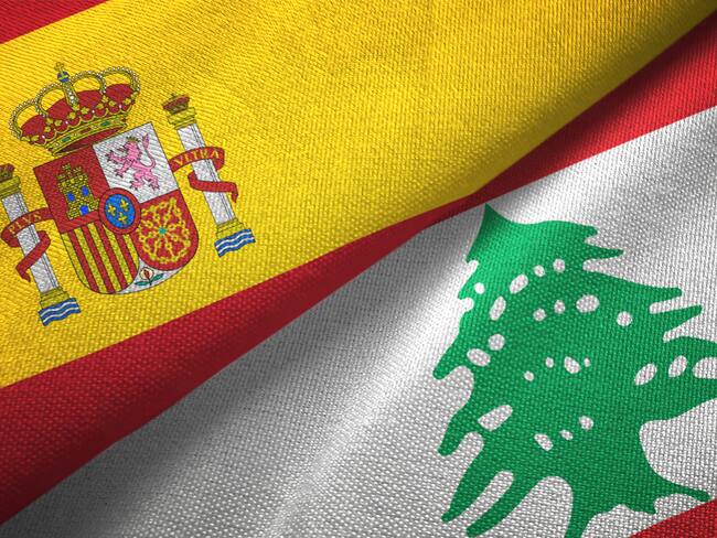 Banderas de Líbano y España. Getty Images