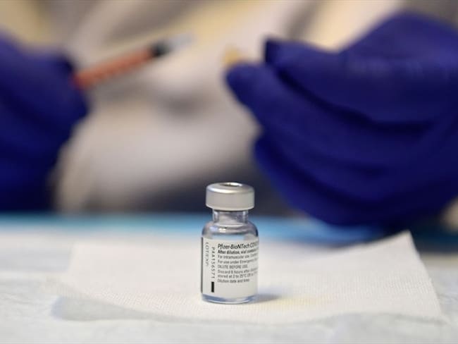 ¿Por qué algunos trabajadores de la salud en EE.UU. se niegan a recibir la vacuna?