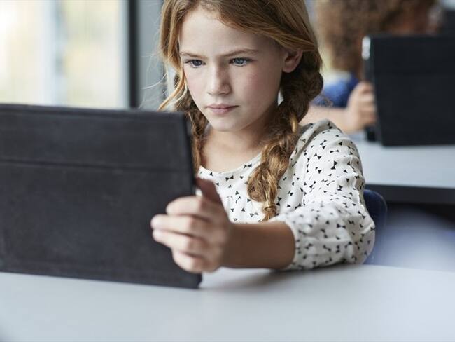 Según estudio, el uso de las pantallas en niños podría afectar el desarrollo del cerebro