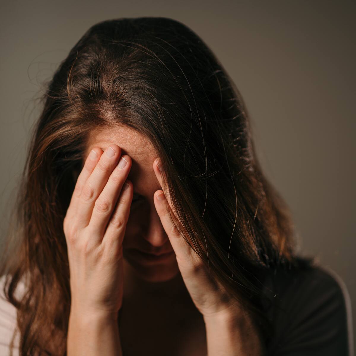 Migraña: signos de alarma y la importancia de la alimentación para el cerebro