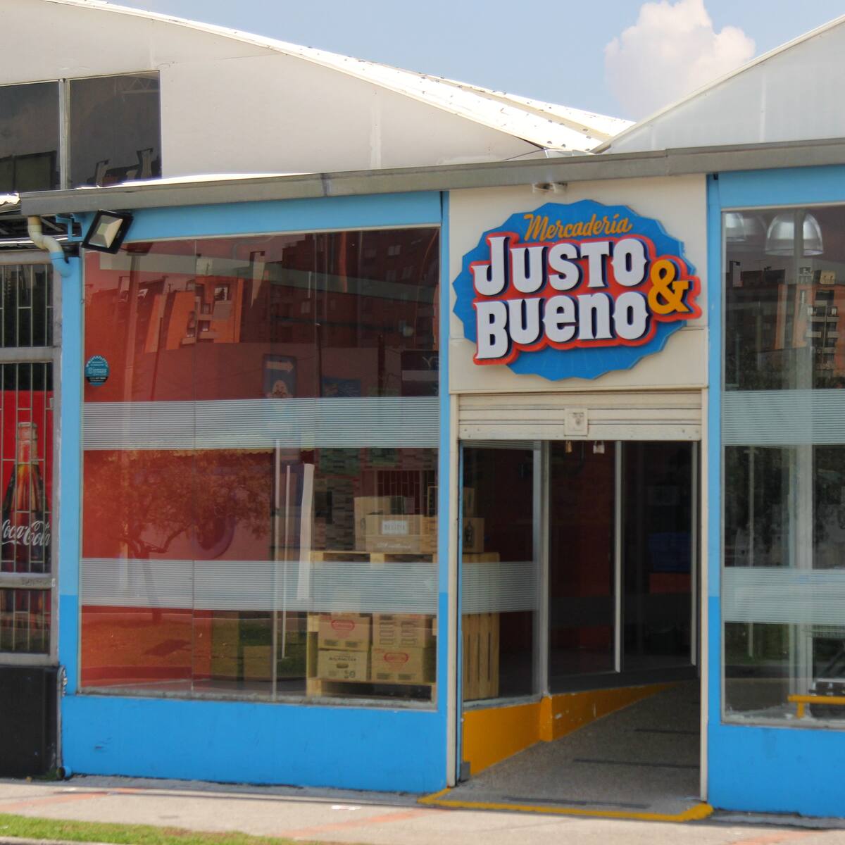 Justo & Bueno: ordenan el cierre temporal de las tiendas tras incumplimiento del fondo chino