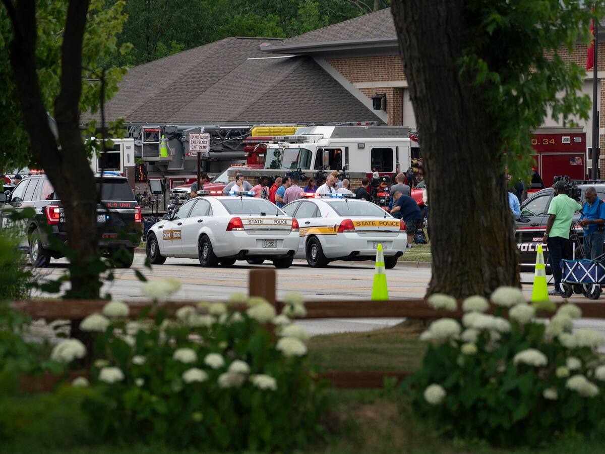 Video: Pánico en medio de un desfile del 4 de julio por tiroteo Illinois, EE.UU.