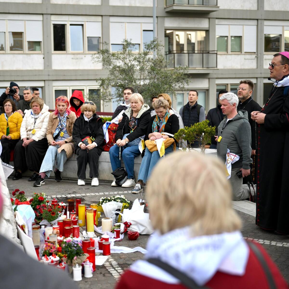 El papa Francisco, próximo a cumplir exactamente un mes hospitalizado, pasó otra “noche tranquila”