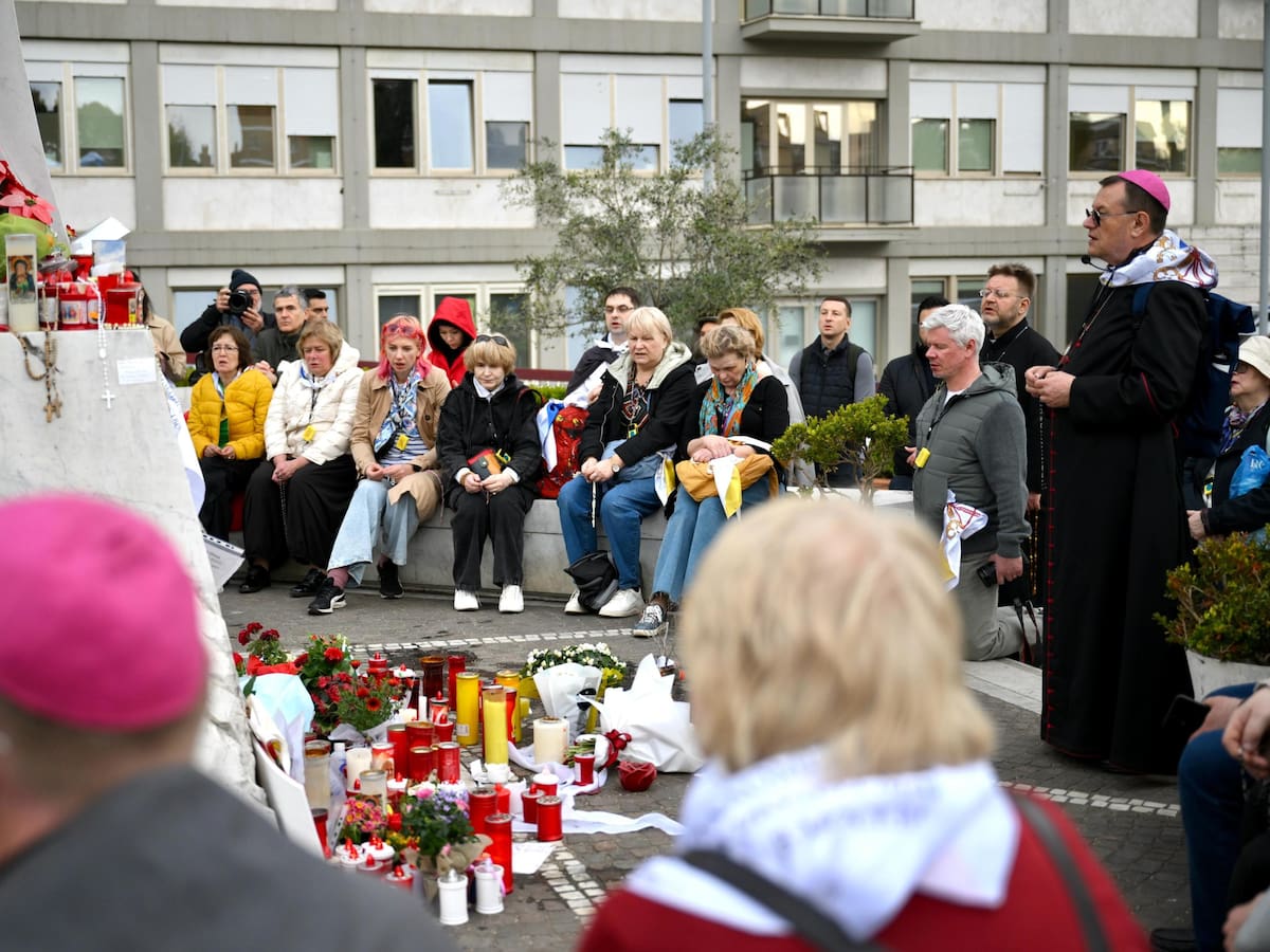 El papa Francisco, próximo a cumplir exactamente un mes hospitalizado, pasó otra “noche tranquila”