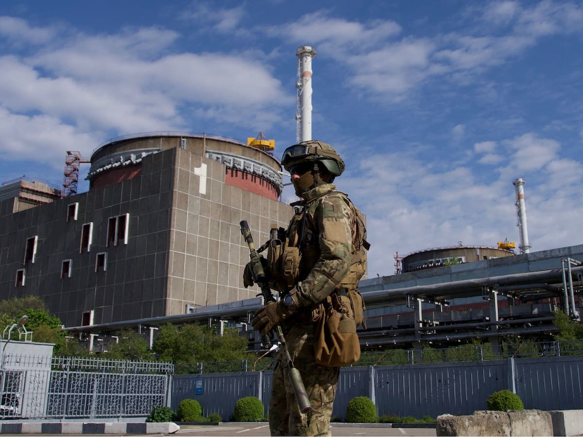 El OIEA confirma bombardeos y nuevos cortes de electricidad en Zaporiyia