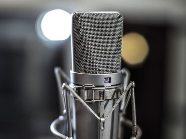 La versión en inglés de la famosa canción ‘La cuchilla’ en Repeat After Ibarra. Foto: Getty Images