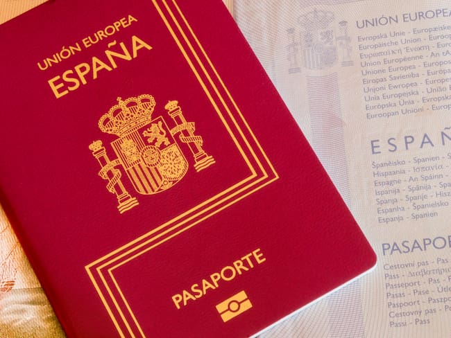 Pasaporte de un ciudadano español (Getty Images)