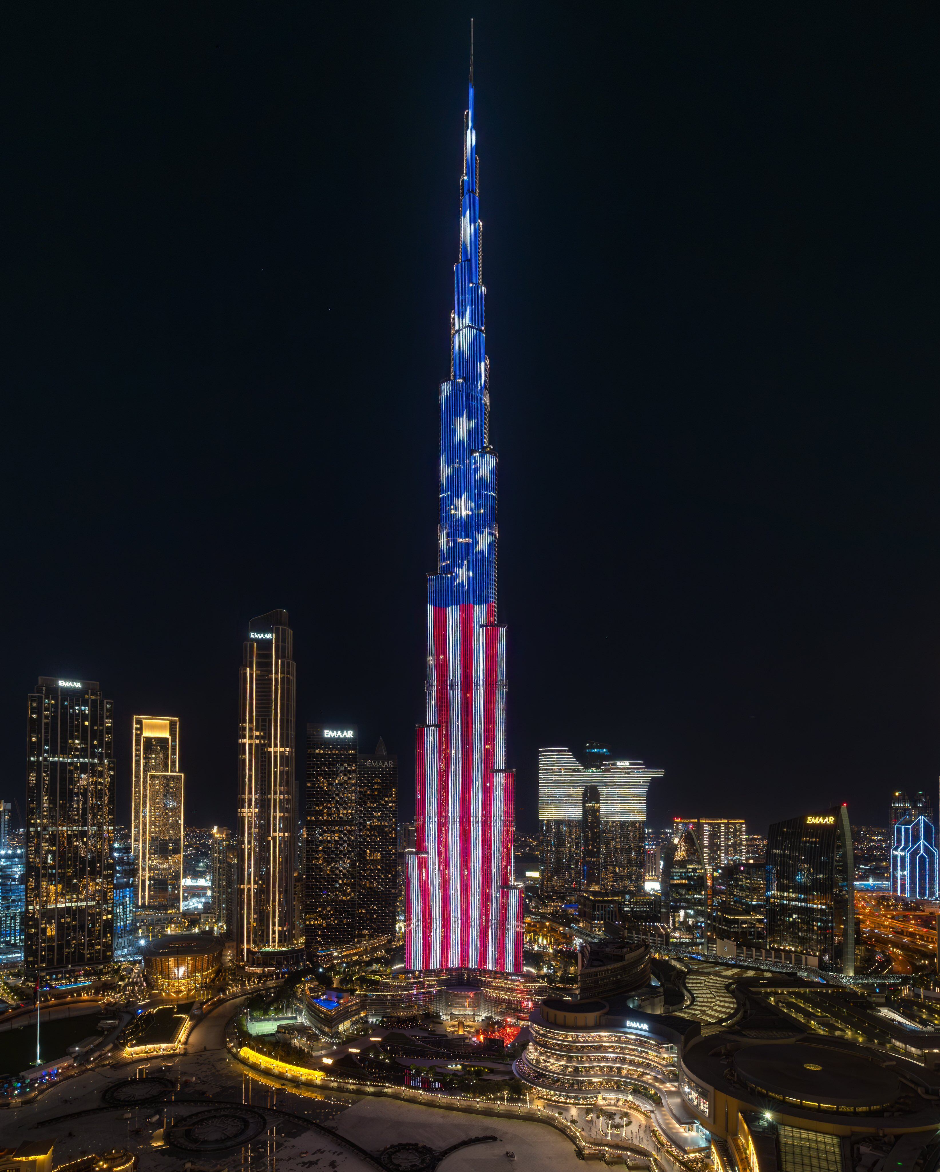 El Burj Khalifa se vistió con la bandera de EEUU . EFE/ La Casa Blanca.