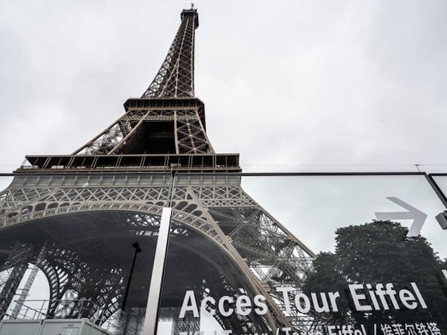 La Torre Eiffel ofrecerá test de antígenos a los visitantes que no puedan presentar el certificado de vacunación o la prueba negativa. Foto: BERTRAND GUAY/AFP via Getty Images