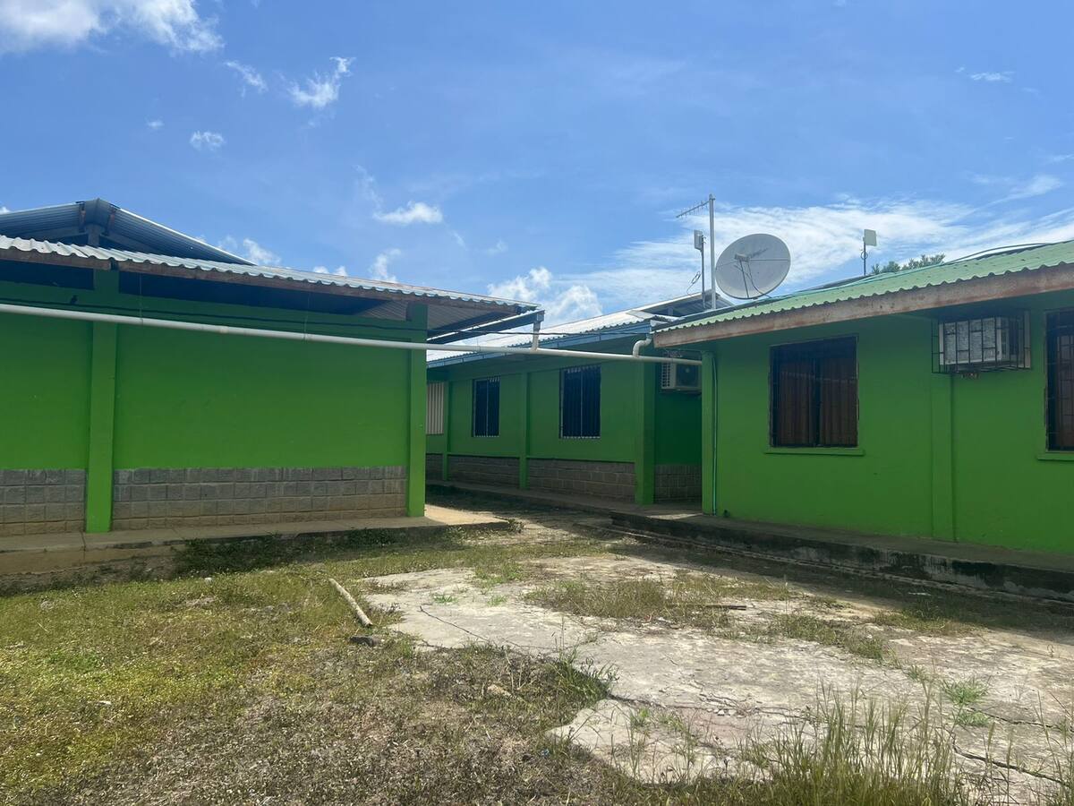 Cerca de 300 estudiantes terminarán el año con guías por grietas en un colegio de Córdoba