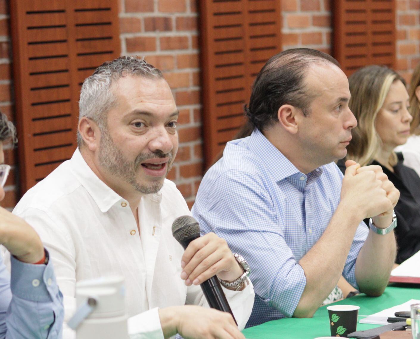 Varios funcionarios fueron rotados de sus cargos. Foto: Alcaldía de Cali.