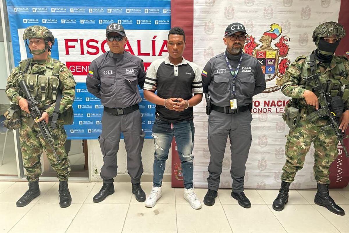 El detenido recibió medida de aseguramiento consistente en detención preventiva en lugar de residencia. Crédito: Ejército Nacional.