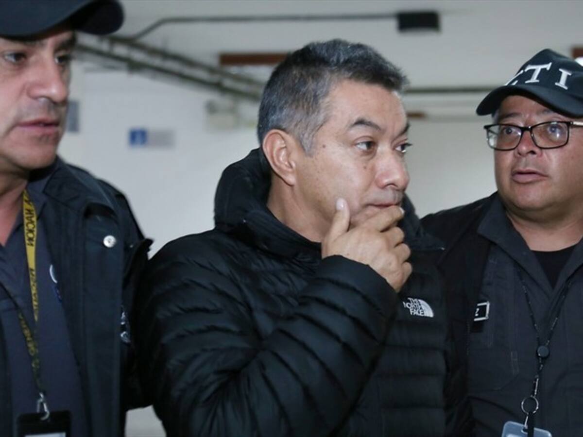 Exdirectivo de la Universidad Distrital tenía un Porsche y un Mercedes