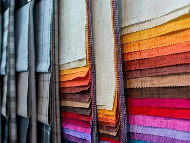 Con 'Vístete de Colombia', más de 200 marcas impulsan la industria textil nacional