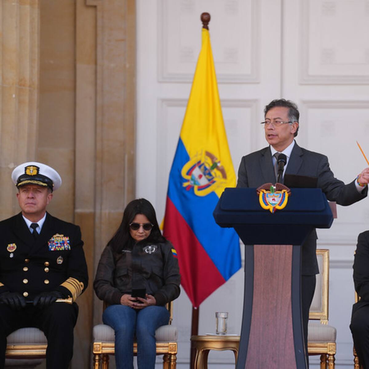 En compañía uno se defiende de un monstruo como Trump: Petro convocó “al mundo” a ayudar a Colombia