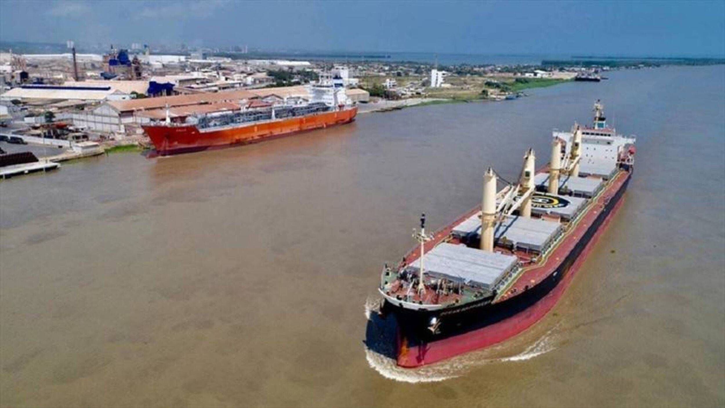 La alta sedimentación también causó el desvío de un buque. Foto: Colprensa / EXTERNOS(Thot)