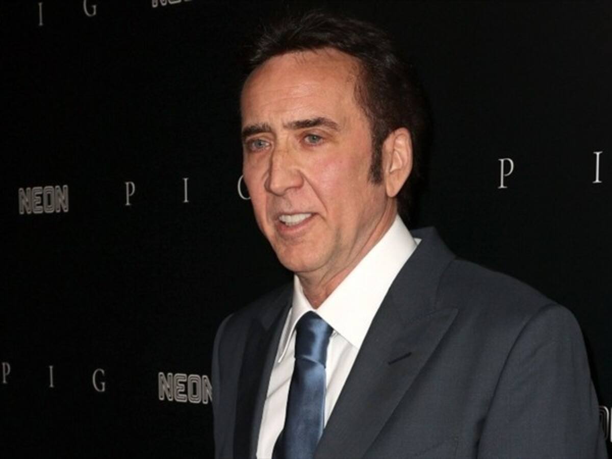 Video: sacan a Nicolas Cage de un restaurante tras aparecer ebrio y descalzo