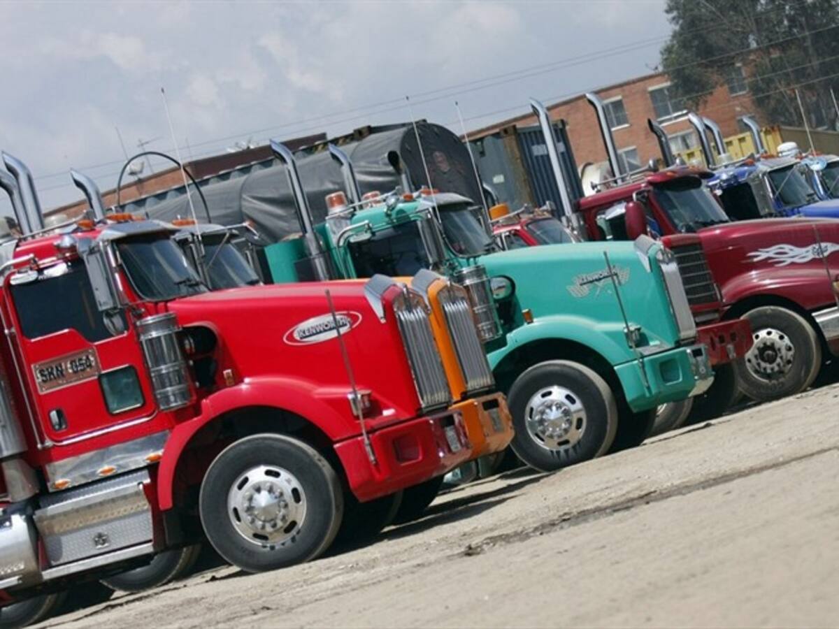 Camioneros inconformes con restricciones en semana de receso escolar