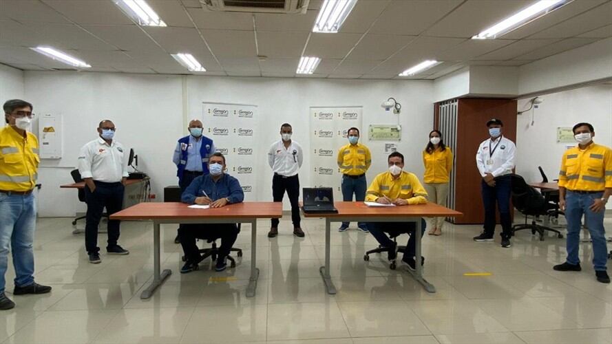 Con la firma de este acuerdo, los trabajadores y sus familias continuarán recibiendo los beneficios que se han construido entre la empresa y el sindicato. Foto: Facebook: Sintracarbón