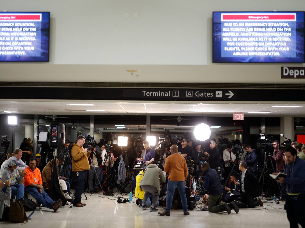 Rusia dice que en el avión que chocó con un helicóptero en Washington volaban patinadores rusos