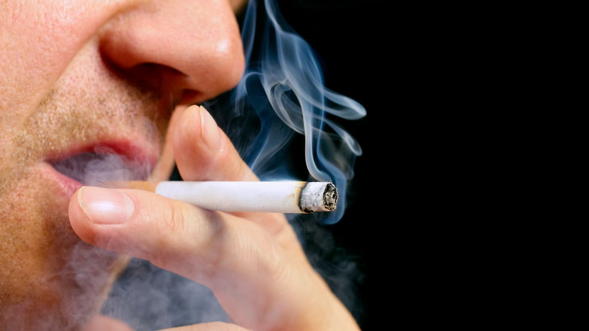 ¿Cuáles son los efectos del cigarrillo en la boca? Odontólogo lo explica
