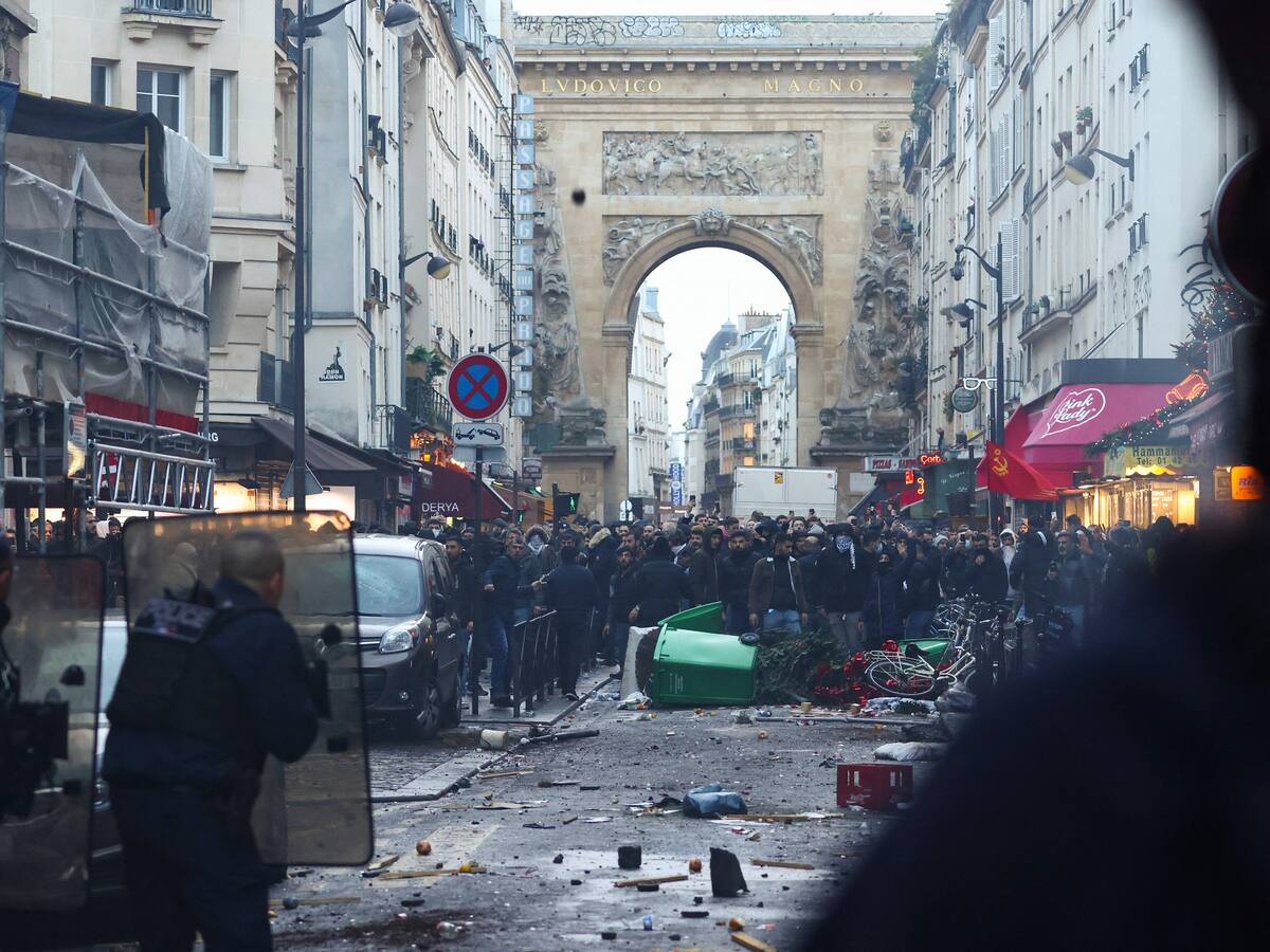 Enfrentamientos entre manifestantes kurdos y policías tras tiroteo en París