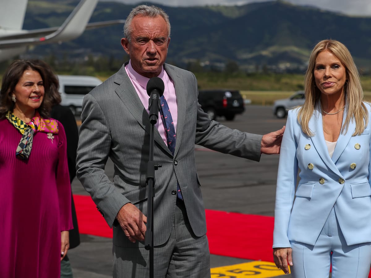 Robert Kennedy Jr. “contento” de asistir a la investidura de su “amigo” Noboa en Ecuador