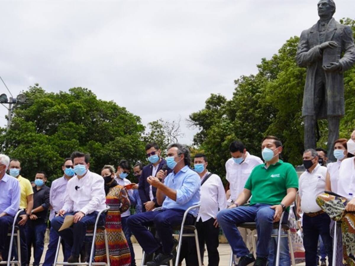 Rifirrafe entre los verdes por encuentro de su copresidente con el Pacto Histórico