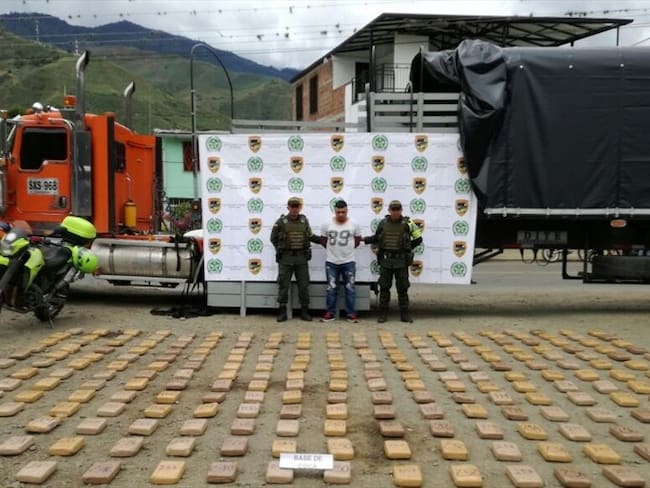 La cocaína decomisada era transportada desde la ciudad de Buga y tenía como destino la ciudad de Medellín. Foto: Policía Valle del Cauca
