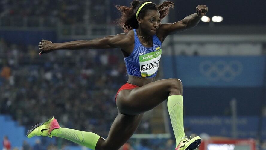 Caterine Ibargüen conquistó la prueba con 6,93 e impiso récord. Foto: Associated Press - AP