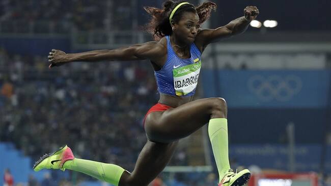 Caterine Ibargüen conquistó la prueba con 6,93 e impiso récord. Foto: Associated Press - AP